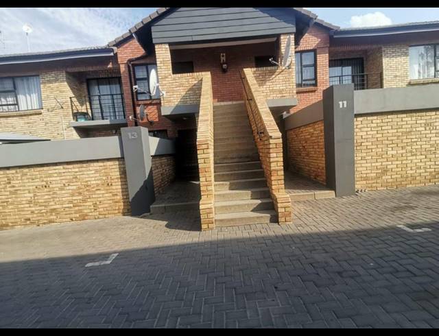 2 BEDROOM TOWNHOUSE FOR SALE IN MEYERSDAL